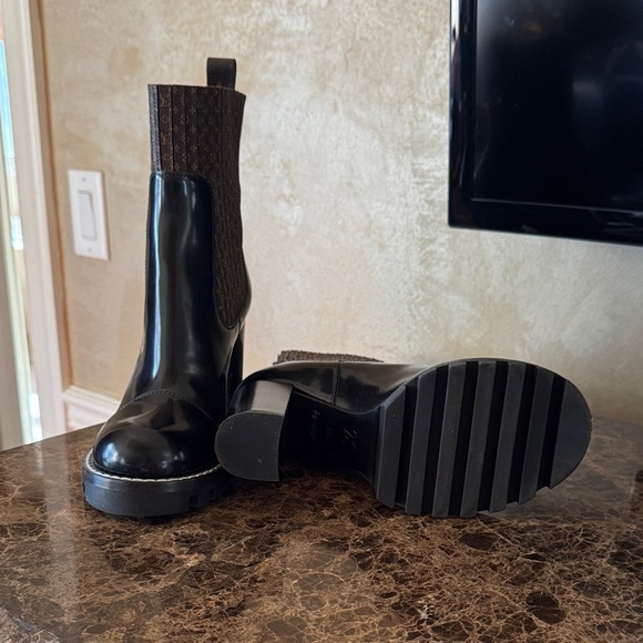 Louis Vuitton Black and Brown Ankle Boots - Picture 3 of 4